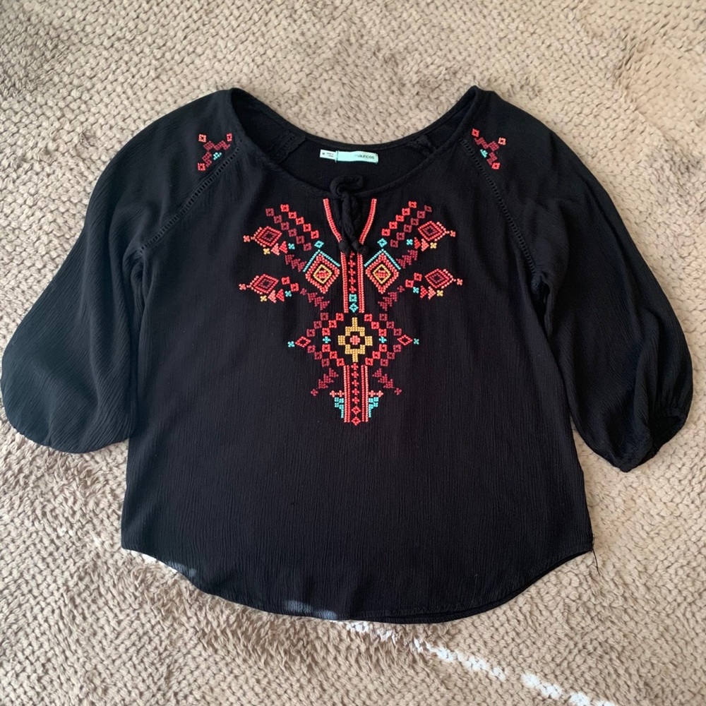Maurices blouse with embroidery pattern